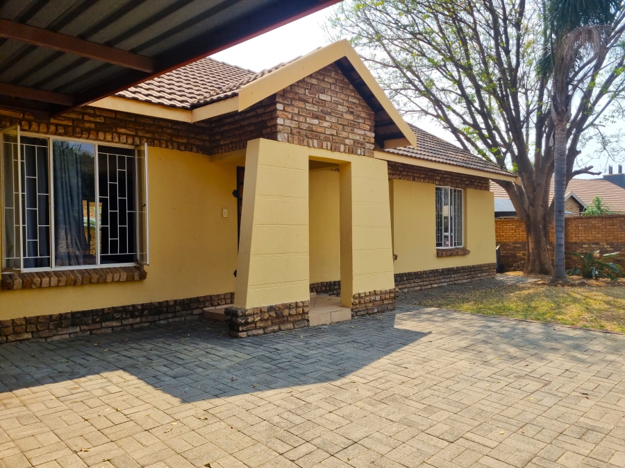 3 Bedroom Property for Sale in Waterval East North West